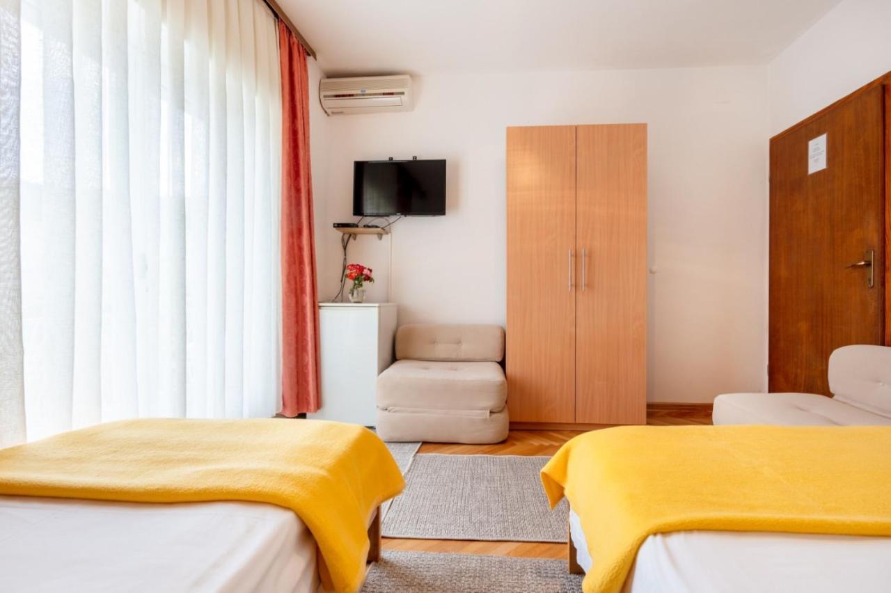 Apartments And Rooms Lotus Neum Esterno foto