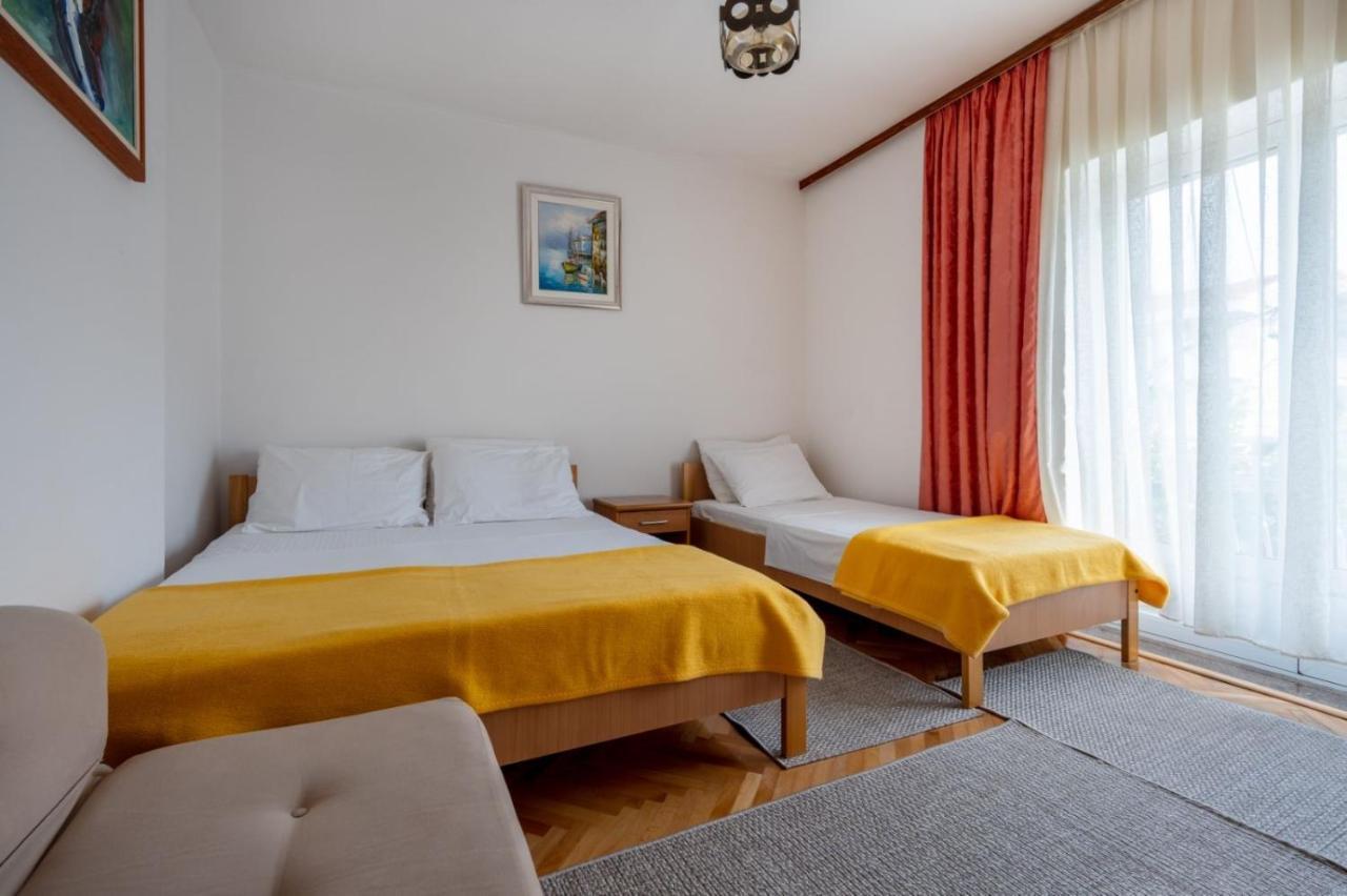 Apartments And Rooms Lotus Neum Esterno foto
